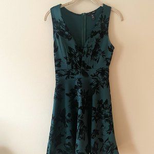 SZ SMALL Bloomingdale's Aqua dress, green with black velvet flowers